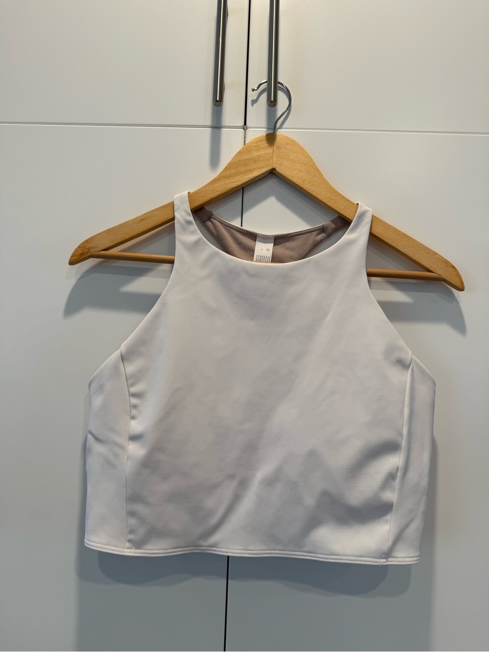 Lululemon Sports Bra - Women’s White High-Neck Cropped Tank Top